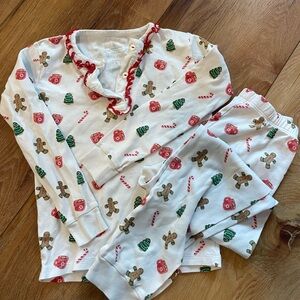 Little English sz 8 Christmas PJs